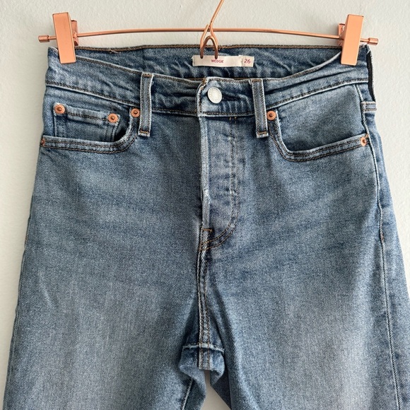 Women’s Levi’s 501 Wedgie Size 26 Medium Wash - Picture 2 of 10